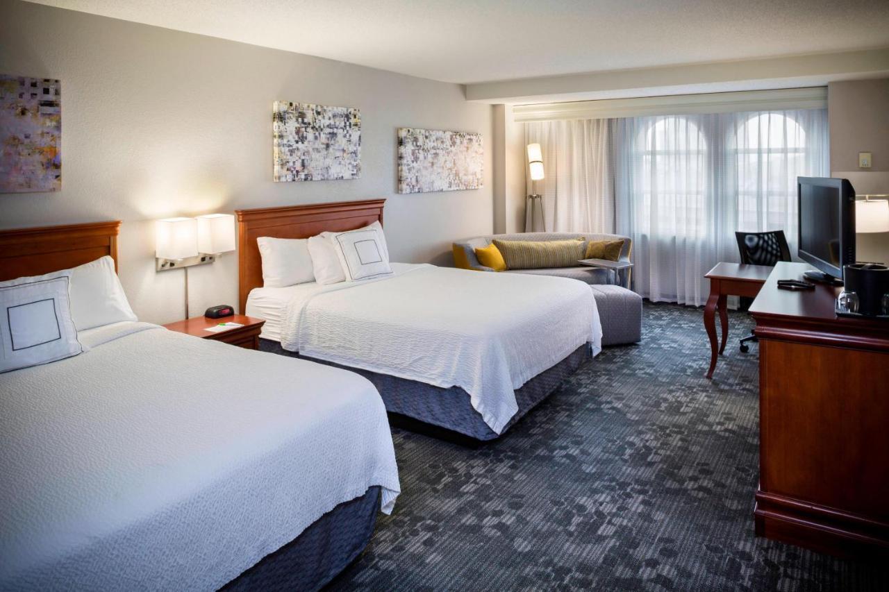 Courtyard By Marriott Norfolk Downtown Hotel Kültér fotó