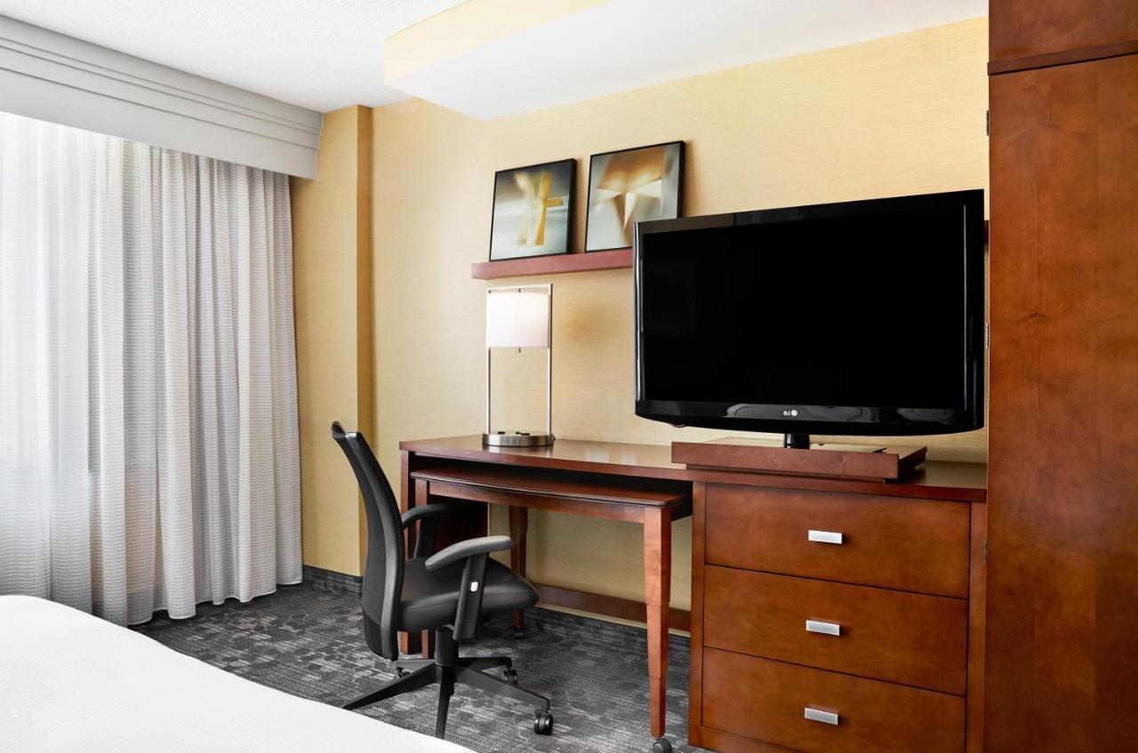 Courtyard By Marriott Norfolk Downtown Hotel Kültér fotó