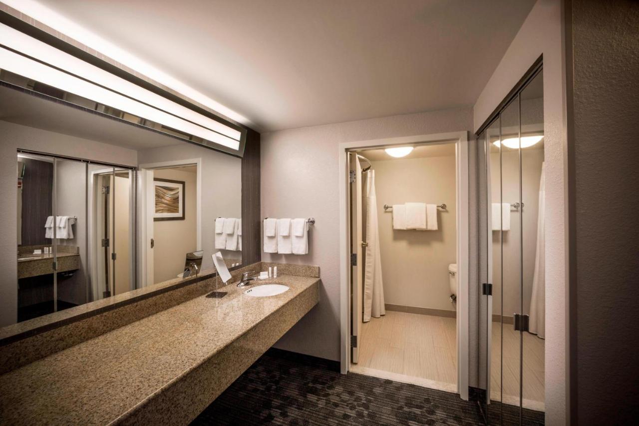 Courtyard By Marriott Norfolk Downtown Hotel Kültér fotó