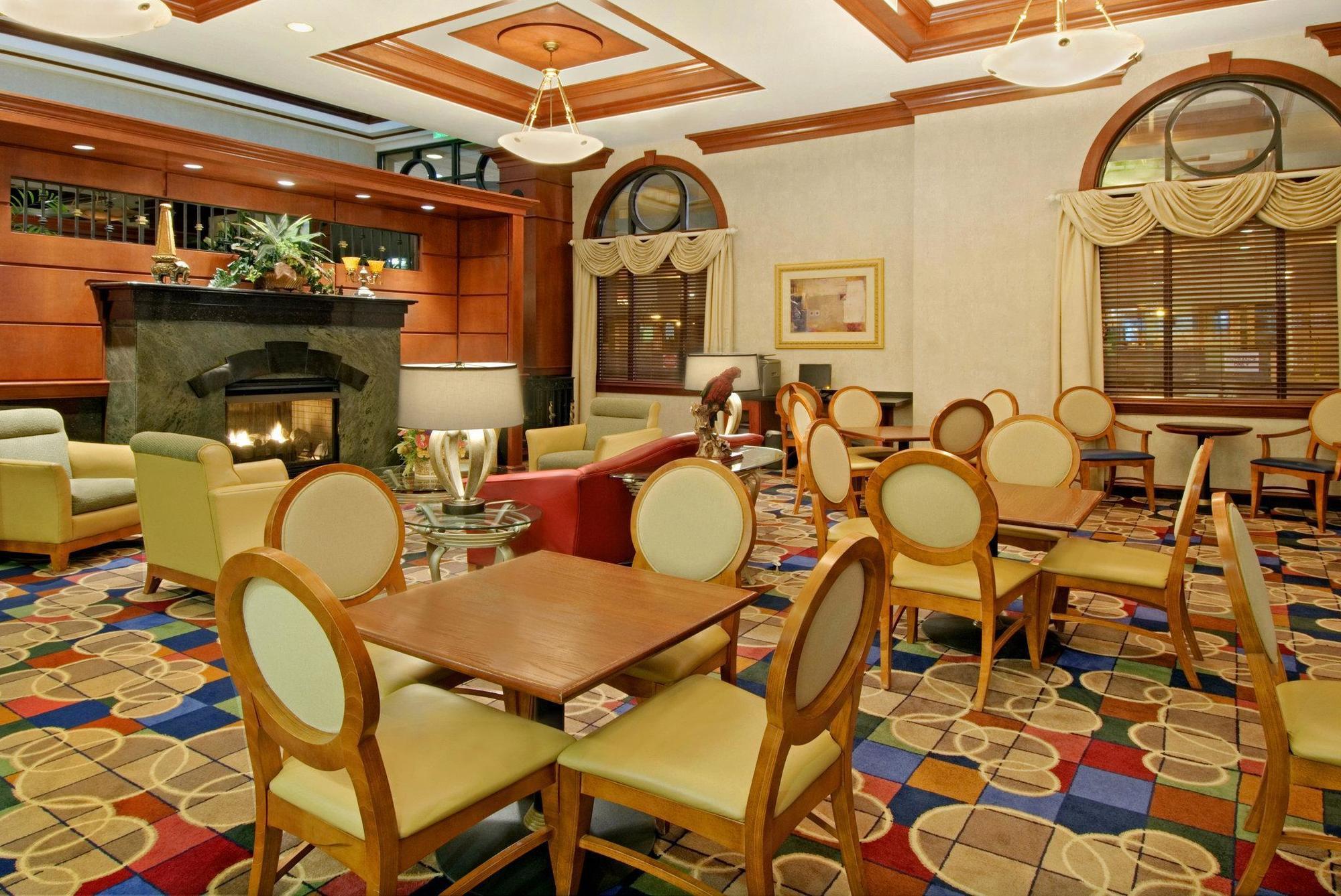 Courtyard By Marriott Norfolk Downtown Hotel Kültér fotó