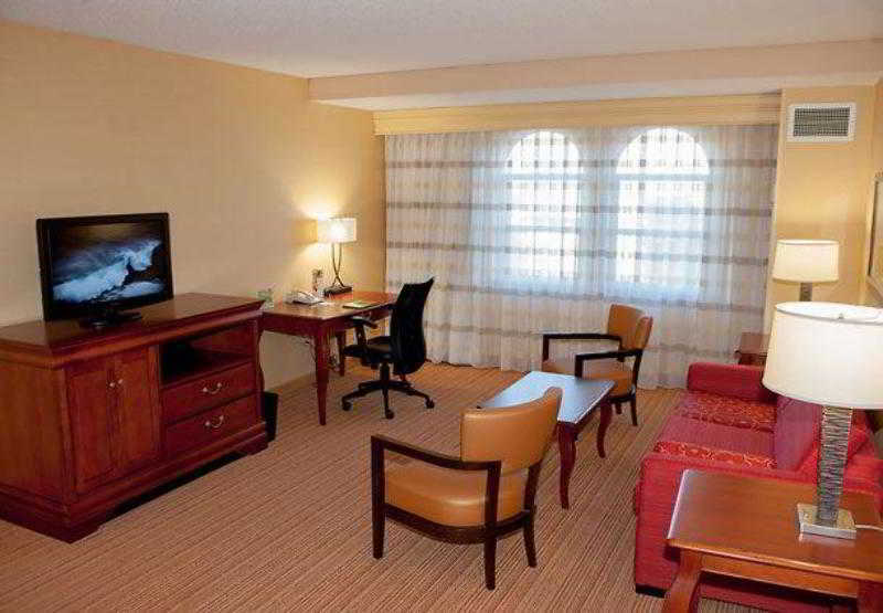 Courtyard By Marriott Norfolk Downtown Hotel Kültér fotó